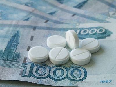 Деньги и лекарства. Фото: deita.ru