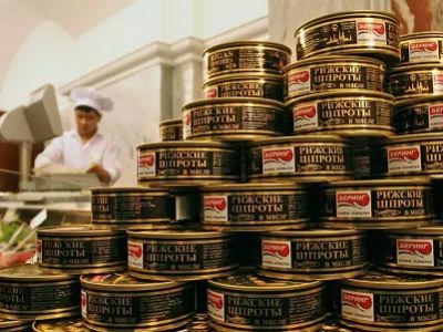 Шпроты в магазине. Источник - http://b1.m24.ru/ Шпроты в магазине. Источник - http://b1.m24.ru/